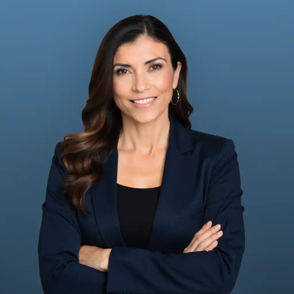 Pennie_Headshot copy