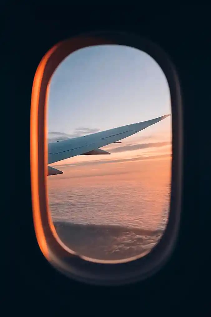 NycoteApplication_AirplaneWindow